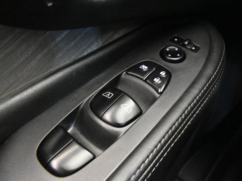 Used 2018 Nissan Murano S image 27