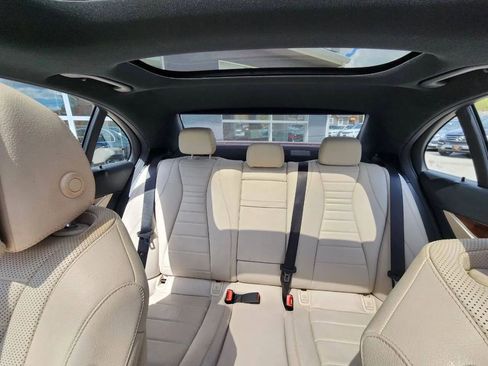 Used 2017 Mercedes-Benz E 300 4MATIC image 20