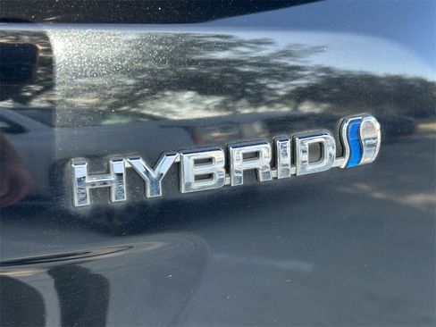 Used 2018 Toyota Prius Two image 14