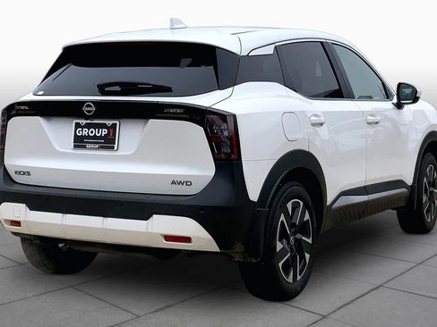Used 2025 Nissan Kicks SV AWD/4WD image 24