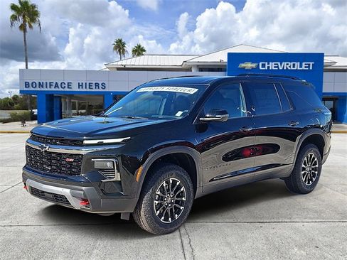 New 2026 Chevrolet Traverse Z71 w/ Enhanced Driving Package image 2