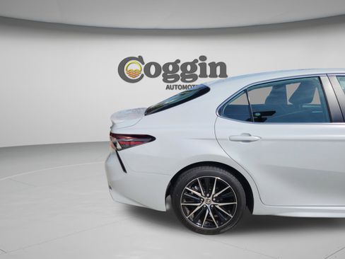 Used 2024 Toyota Camry SE FWD image 32