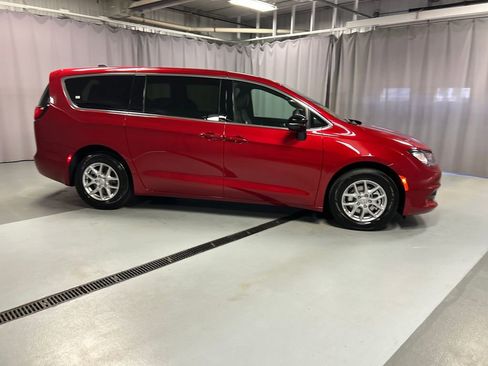 New 2026 Chrysler Voyager LX image 8