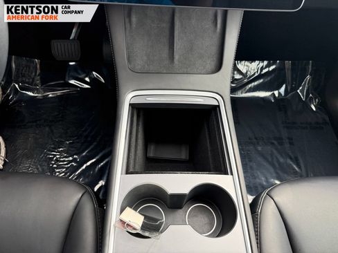 Used 2024 Tesla Model Y Long Range AWD/4WD image 18