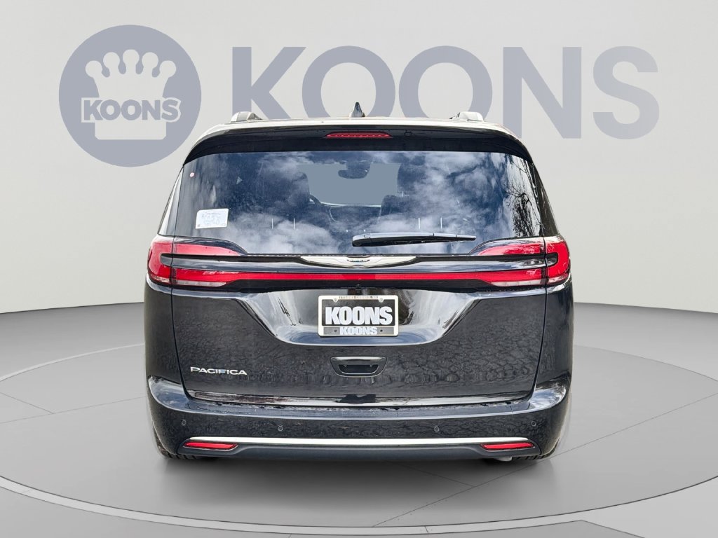 Used 2026 Chrysler Pacifica Pinnacle FWD image 5