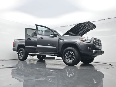 Used 2016 Toyota Tacoma TRD Off-Road w/ Towing Package RWD image 29