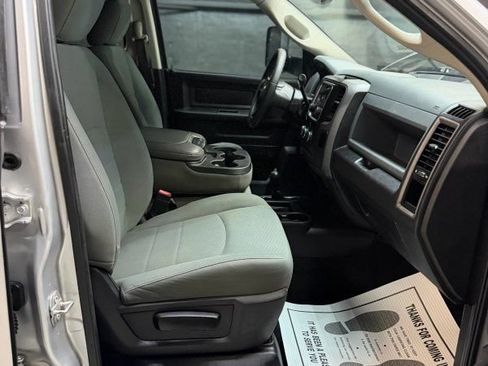 Used 2018 RAM 2500 Tradesman w/ Chrome Appearance Group AWD/4WD image 16