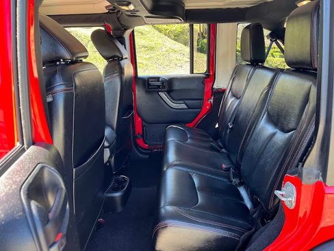Used 2015 Jeep Wrangler Unlimited Sport w/ Quick Order Package 24S AWD/4WD image 35