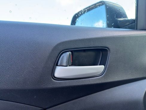 Used 2016 Honda CR-V SE image 11