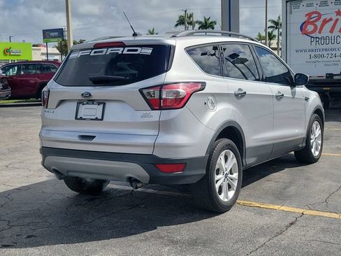 Used 2018 Ford Escape SE FWD image 4