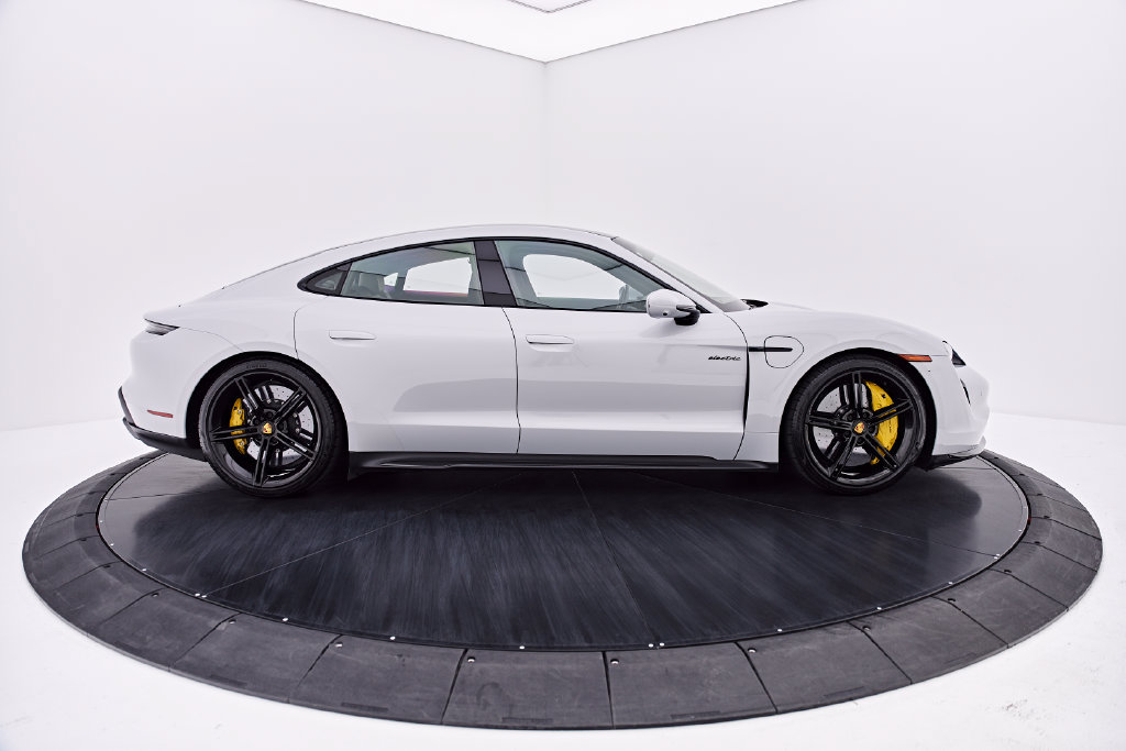 Used 2021 Porsche Taycan Turbo S AWD/4WD image 17