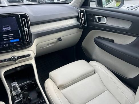 Certified 2023 Volvo XC40 B5 Ultimate w/ Protection Package Premier AWD/4WD image 8