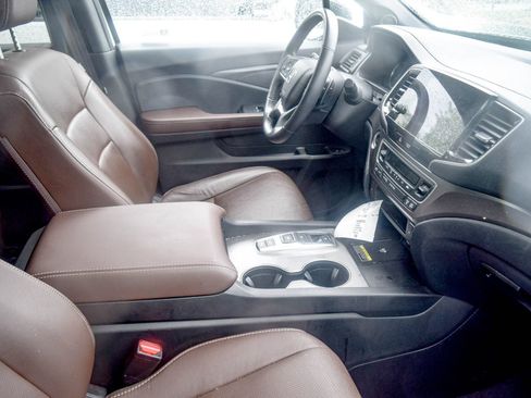 Used 2024 Honda Passport EX-L image 8