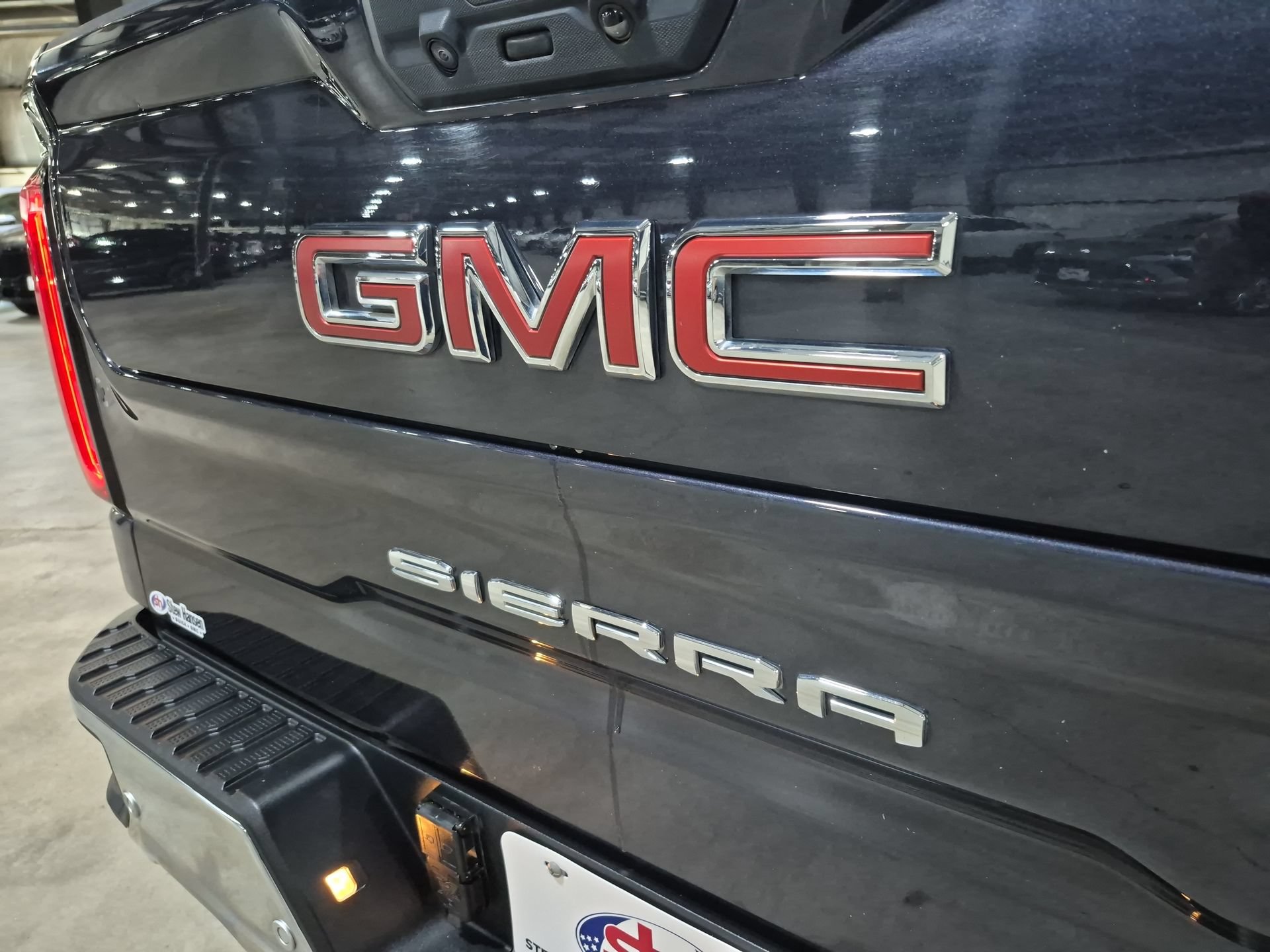 Used 2025 GMC Sierra 1500 SLT w/ SLT Premium Plus Package AWD/4WD image 31