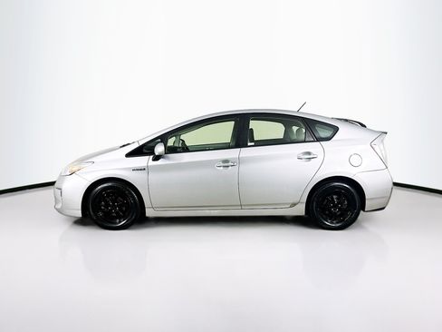 Used 2013 Toyota Prius Two FWD image 4