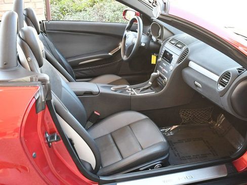 Used 2006 Mercedes-Benz SLK 55 AMG image 57