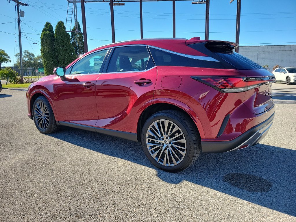 Used 2025 Lexus RX 350 AWD w/ Convenience Package image 3