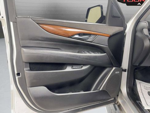 Used 2015 Cadillac Escalade Premium image 10