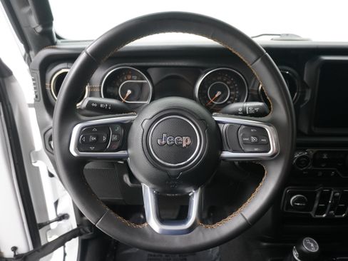 Used 2023 Jeep Gladiator Overland AWD/4WD image 15