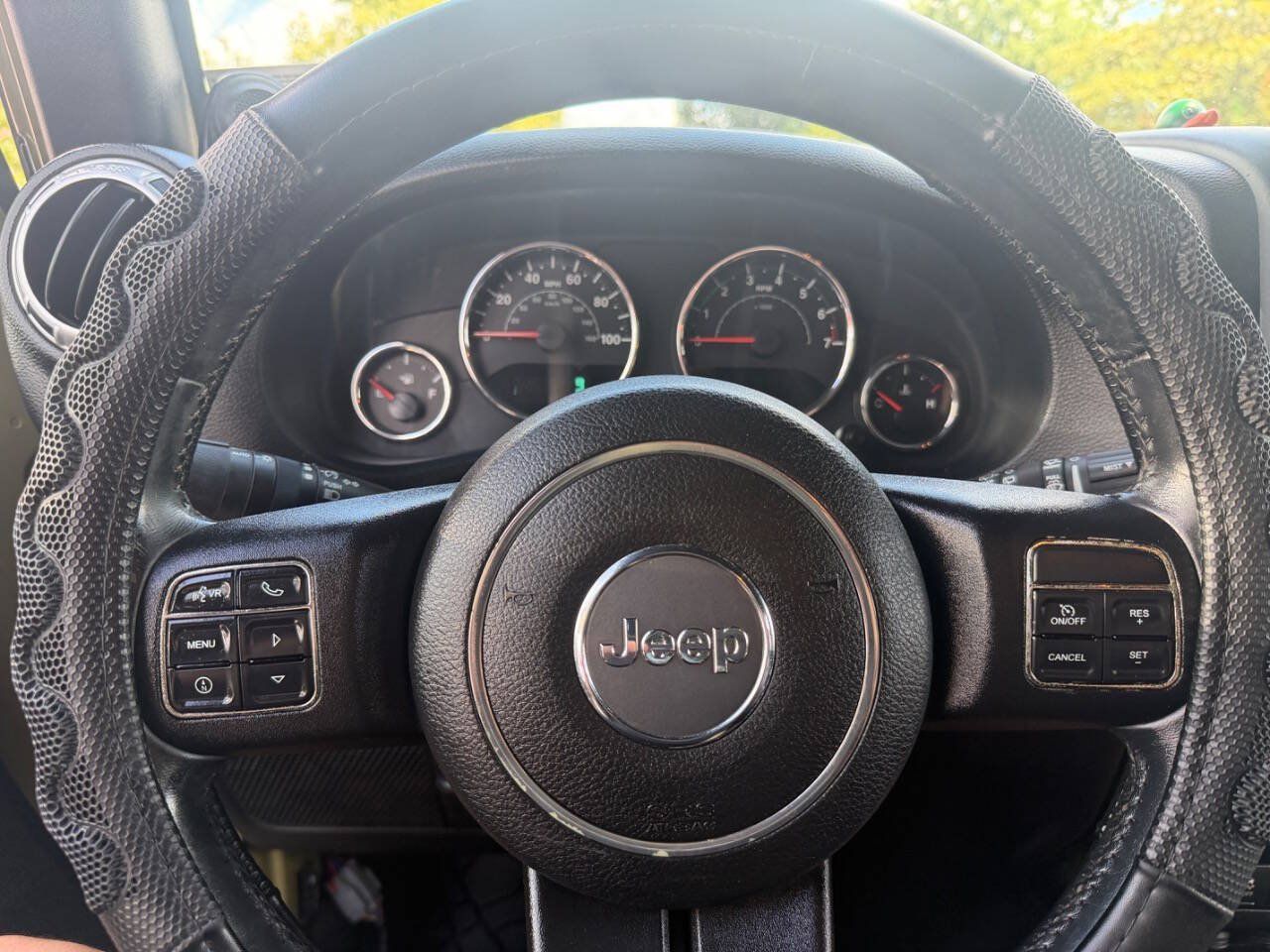 Used 2013 Jeep Wrangler Unlimited Sahara w/ Dual Top Group AWD/4WD image 36