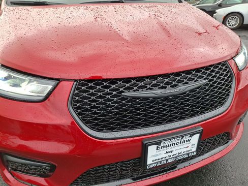 New 2026 Chrysler Pacifica Limited w/ S Appearance Package image 29