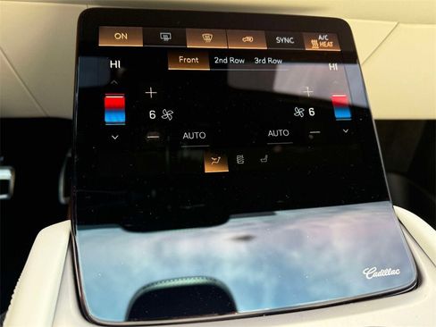 New 2026 Cadillac Vistiq Luxury image 16