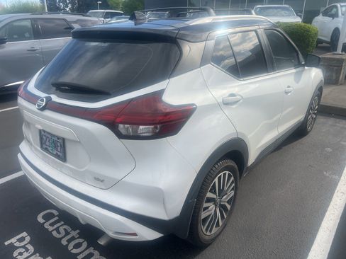 Used 2021 Nissan Kicks SV w/ Exterior Package FWD image 5