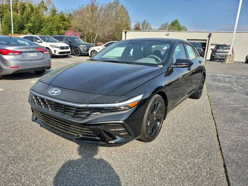 New 2026 Hyundai Elantra Sport FWD image 3
