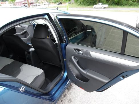 Used 2017 Volkswagen Jetta S FWD image 18