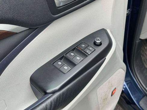 Used 2015 Toyota Highlander Limited Platinum image 19