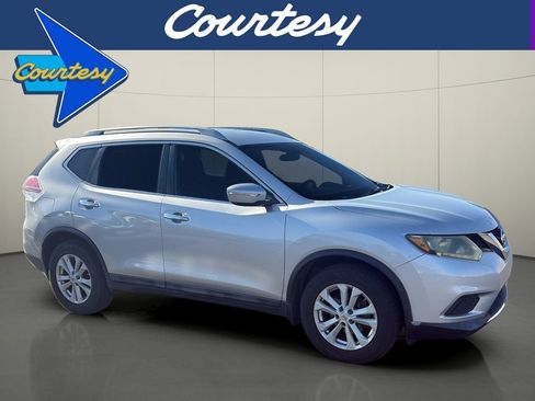 Used 2014 Nissan Rogue SV FWD image 1