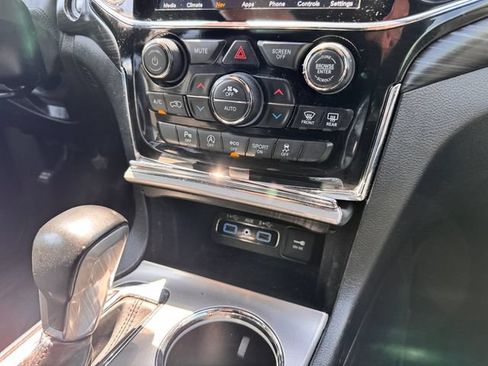 Used 2021 Jeep Grand Cherokee Laredo X AWD/4WD image 20