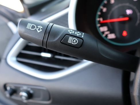 Used 2024 Chevrolet Malibu LT image 46