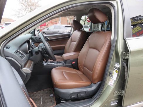 Used 2018 Subaru Outback 2.5i Touring image 9