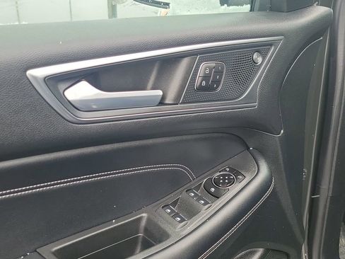 Used 2023 Ford Edge Titanium w/ Class II Trailer Tow Package image 7