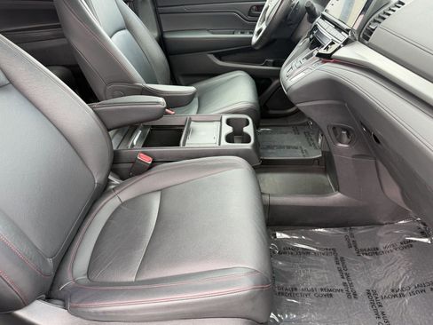 Used 2025 Honda Odyssey Sport-L image 14