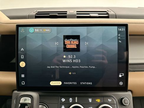 New 2026 Land Rover Defender 110 X-Dynamic SE image 27