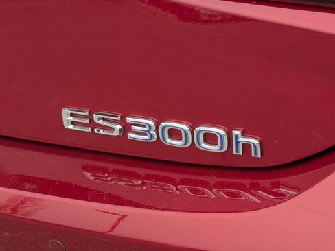 Used 2019 Lexus ES 300h w/ Premium Package image 6