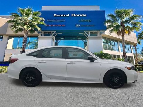 Used 2025 Honda Civic Sport image 4