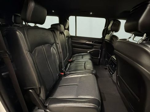 Used 2024 Jeep Wagoneer L Series III w/ Flexible Seating Group AWD/4WD image 14