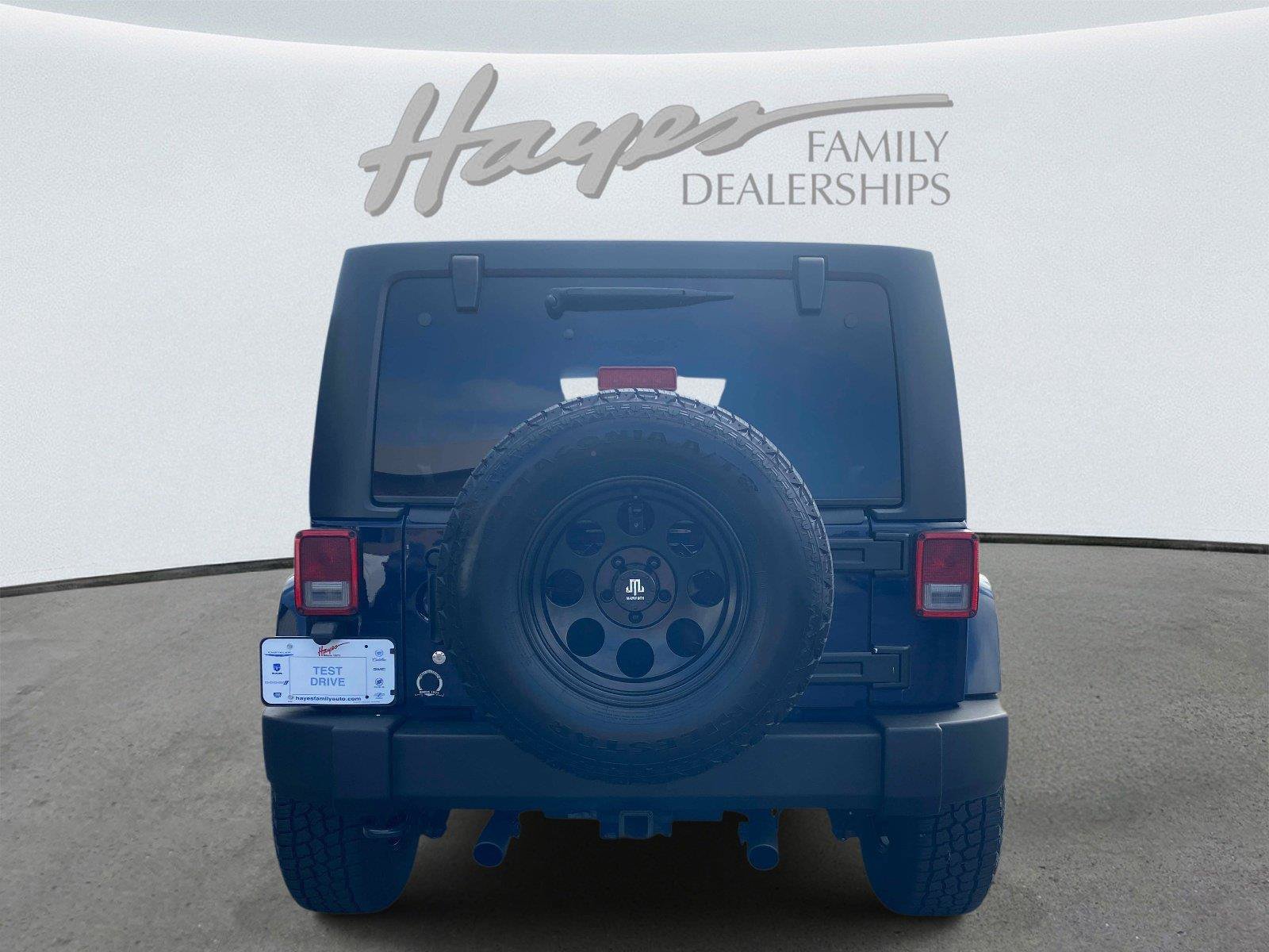 Used 2013 Jeep Wrangler Unlimited Sahara w/ Connectivity Group AWD/4WD image 4