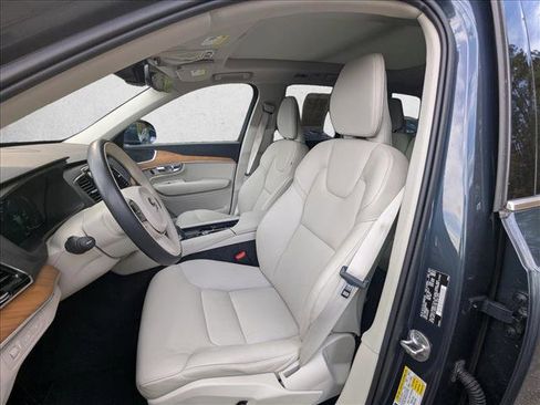 Used 2022 Volvo XC90 T8 Inscription Expression image 10