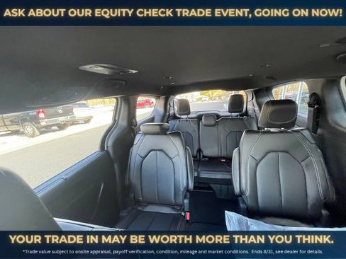 New 2026 Chrysler Pacifica Select FWD image 27