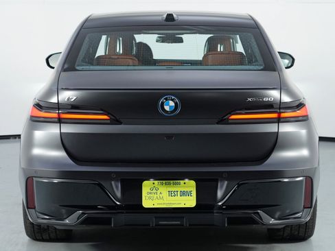Used 2023 BMW i7 xDrive60 image 68