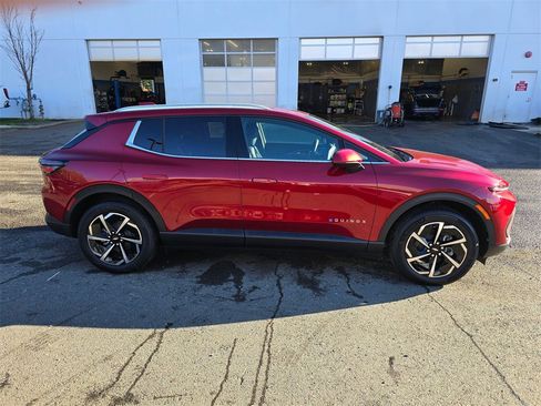 New 2026 Chevrolet Equinox EV LT image 6