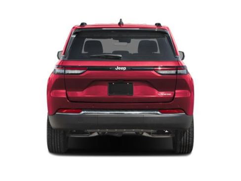Used 2025 Jeep Grand Cherokee Laredo X AWD/4WD image 5