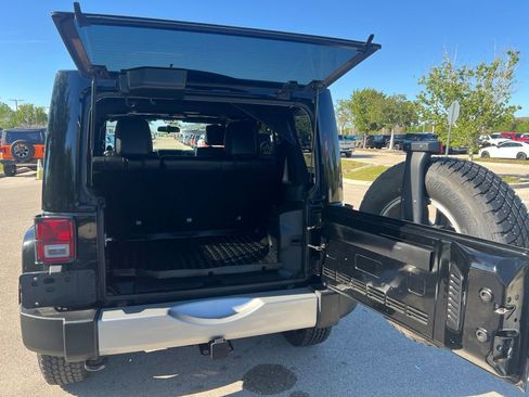 Used 2011 Jeep Wrangler Unlimited 70th Anniversary w/ Connectivity Group AWD/4WD image 28