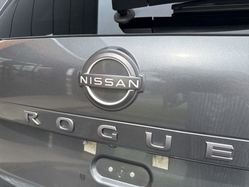Used 2024 Nissan Rogue SV FWD image 28