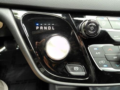 Used 2026 Chrysler Pacifica Select FWD image 47