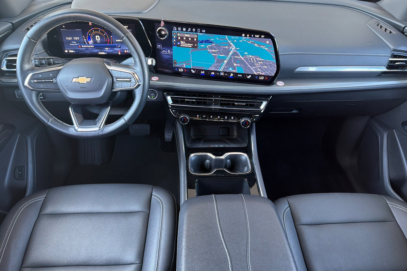 Used 2025 Chevrolet Traverse LT FWD image 17